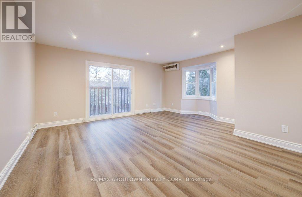 13 Normandy Place, Oakville, ON - Indoor Photo Showing Other Room