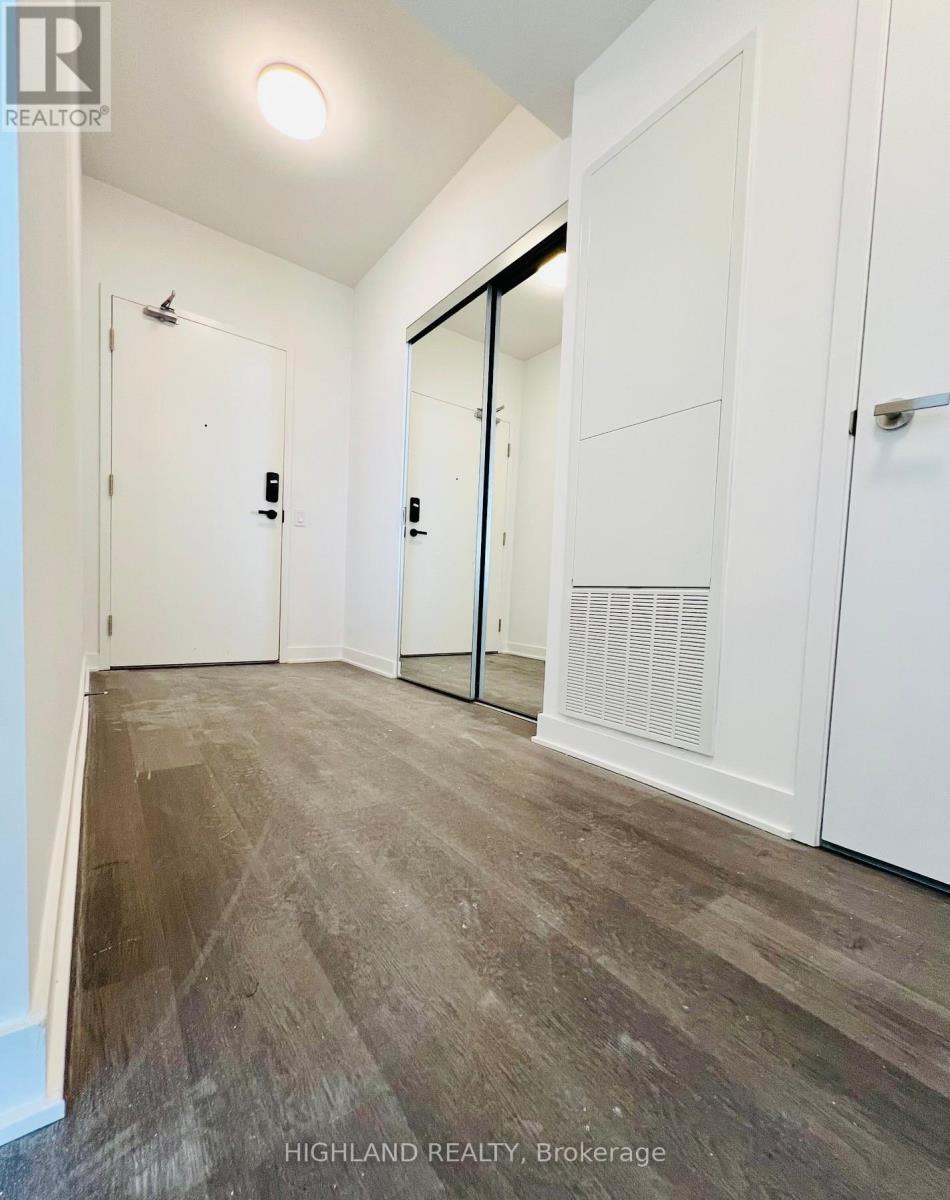 5706 - 3900 Confederation Parkway, Mississauga, ON - Indoor Photo Showing Other Room