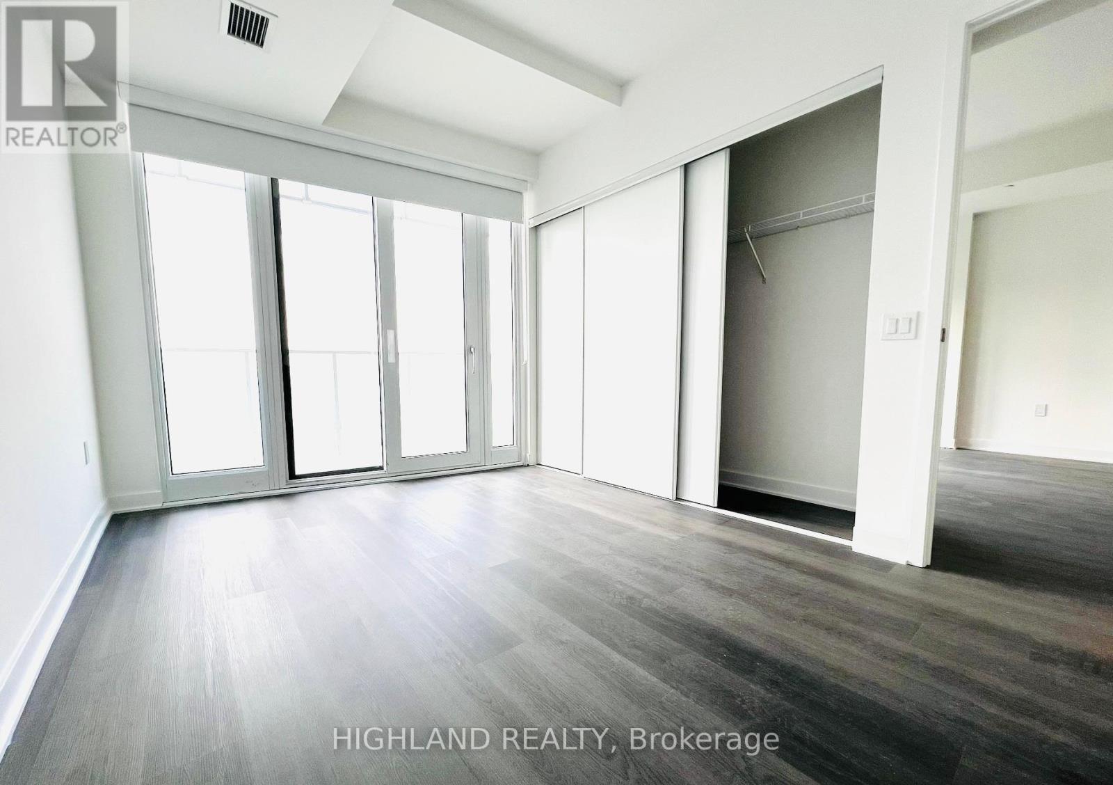 5706 - 3900 Confederation Parkway, Mississauga, ON - Indoor Photo Showing Other Room