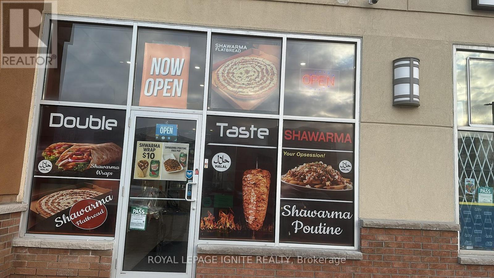 A2 - 2013 Lawrence Avenue W, Toronto, ON