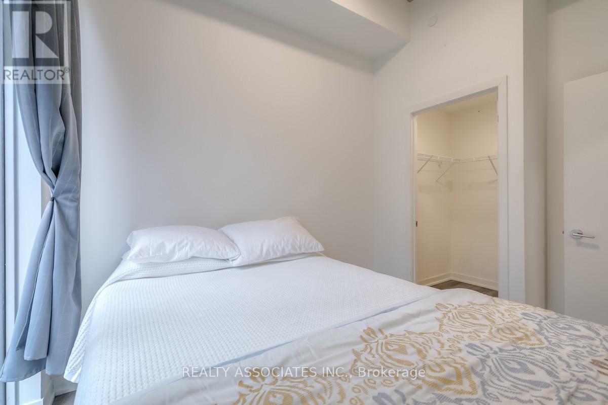 609 - 1808 St. Clair Avenue W, Toronto, ON - Indoor Photo Showing Bedroom