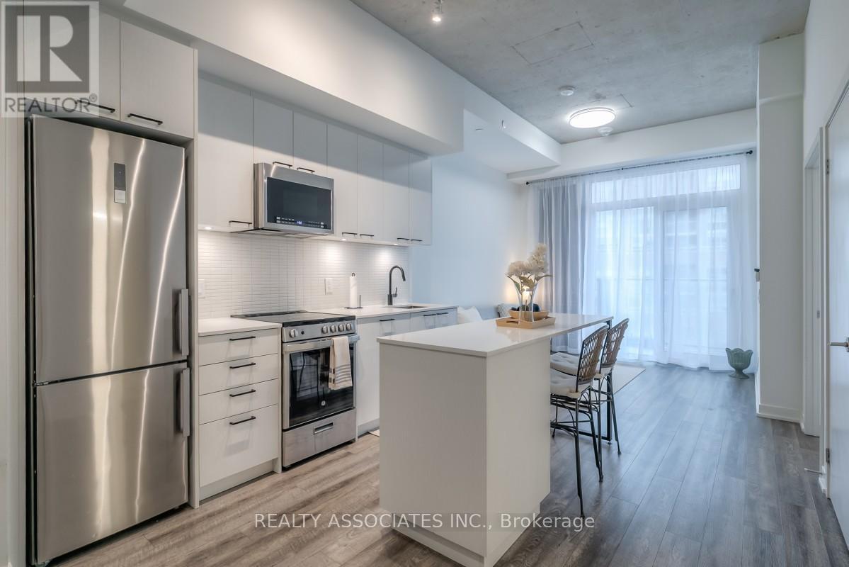 609 - 1808 St. Clair Avenue W, Toronto, ON - Indoor Photo Showing Kitchen With Upgraded Kitchen