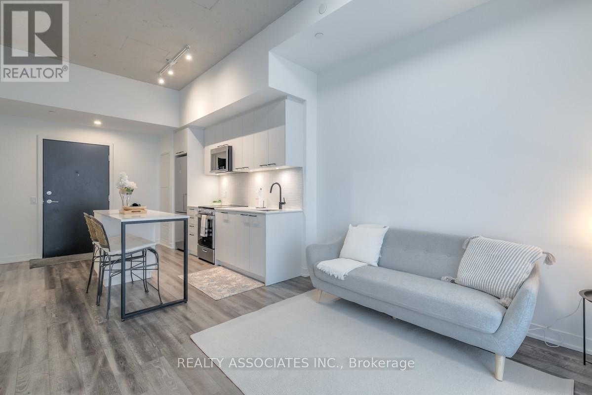 609 - 1808 St. Clair Avenue W, Toronto, ON - Indoor