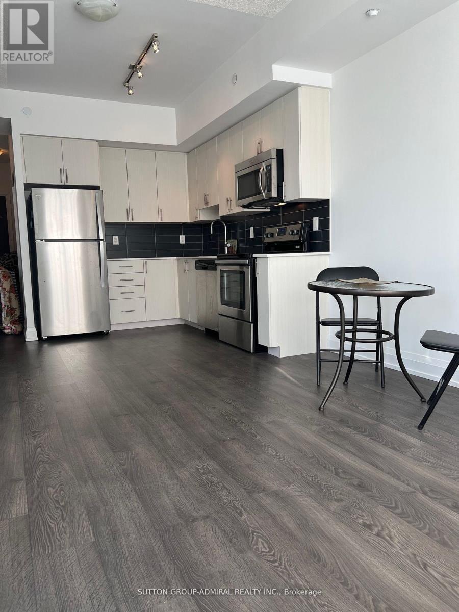 319 - 7900 Bathurst Street, Vaughan, ON - Indoor Photo Showing Kitchen With Stainless Steel Kitchen