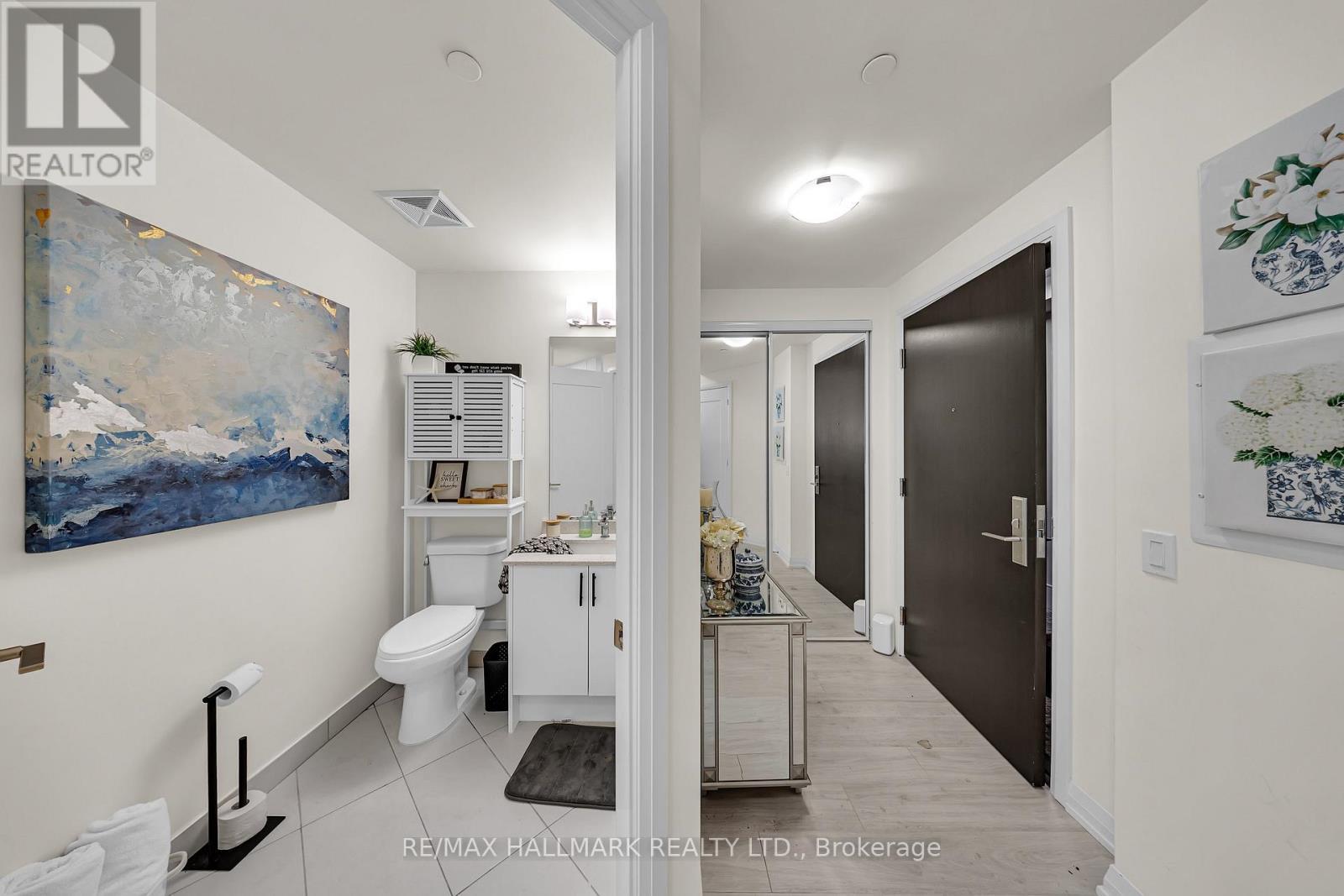 427 - 9000 Jane Street, Vaughan, ON - Indoor Photo Showing Other Room