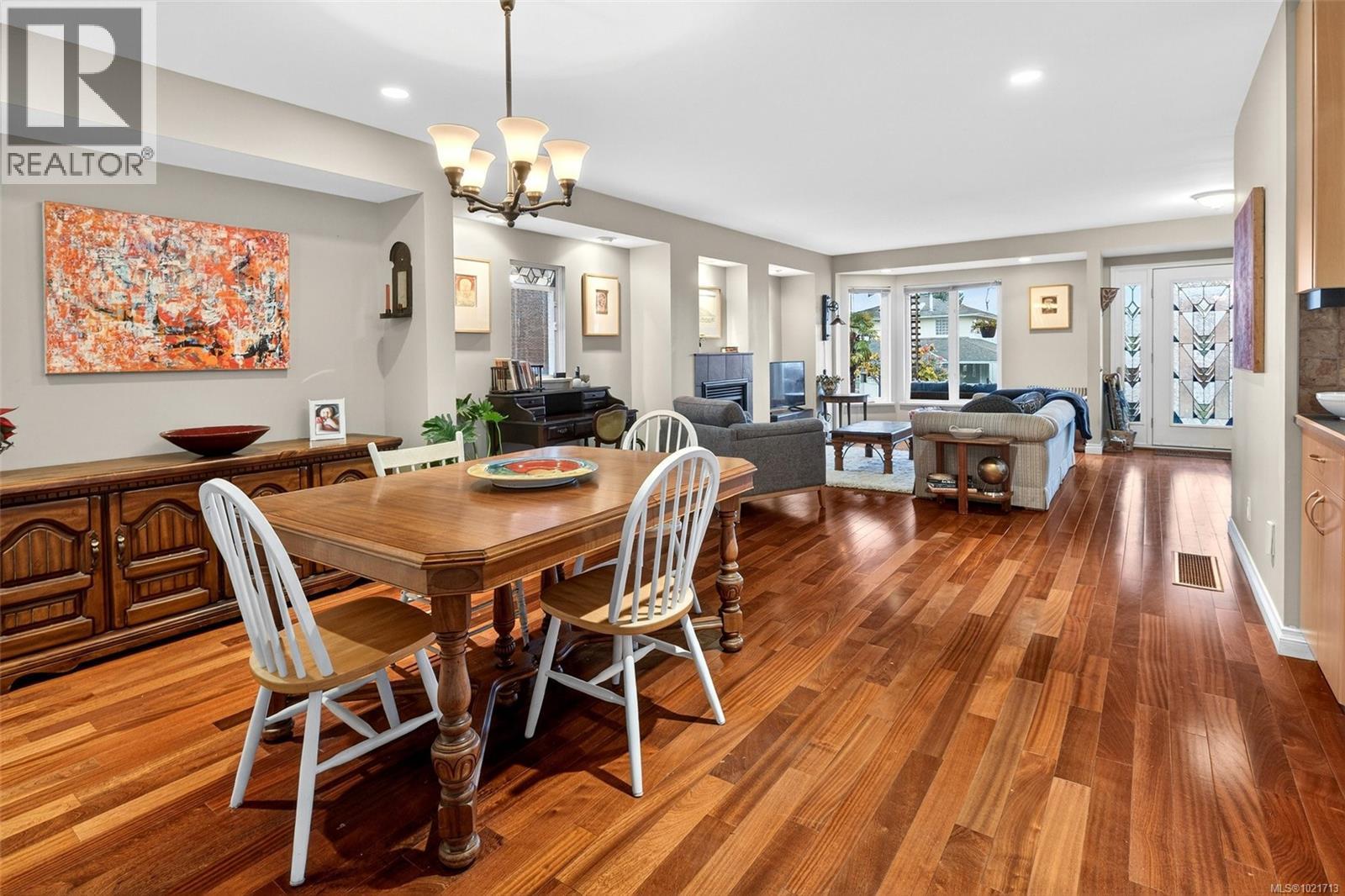 9950 Seaview St, Chemainus, BC - Indoor Photo Showing Dining Room