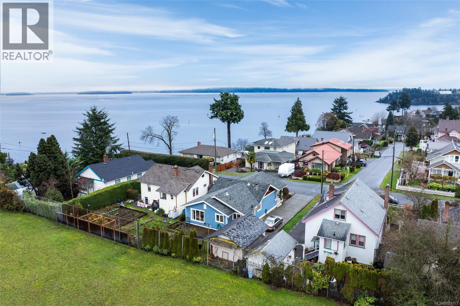 9950 Seaview St, Chemainus, BC - Outdoor With Body Of Water With View