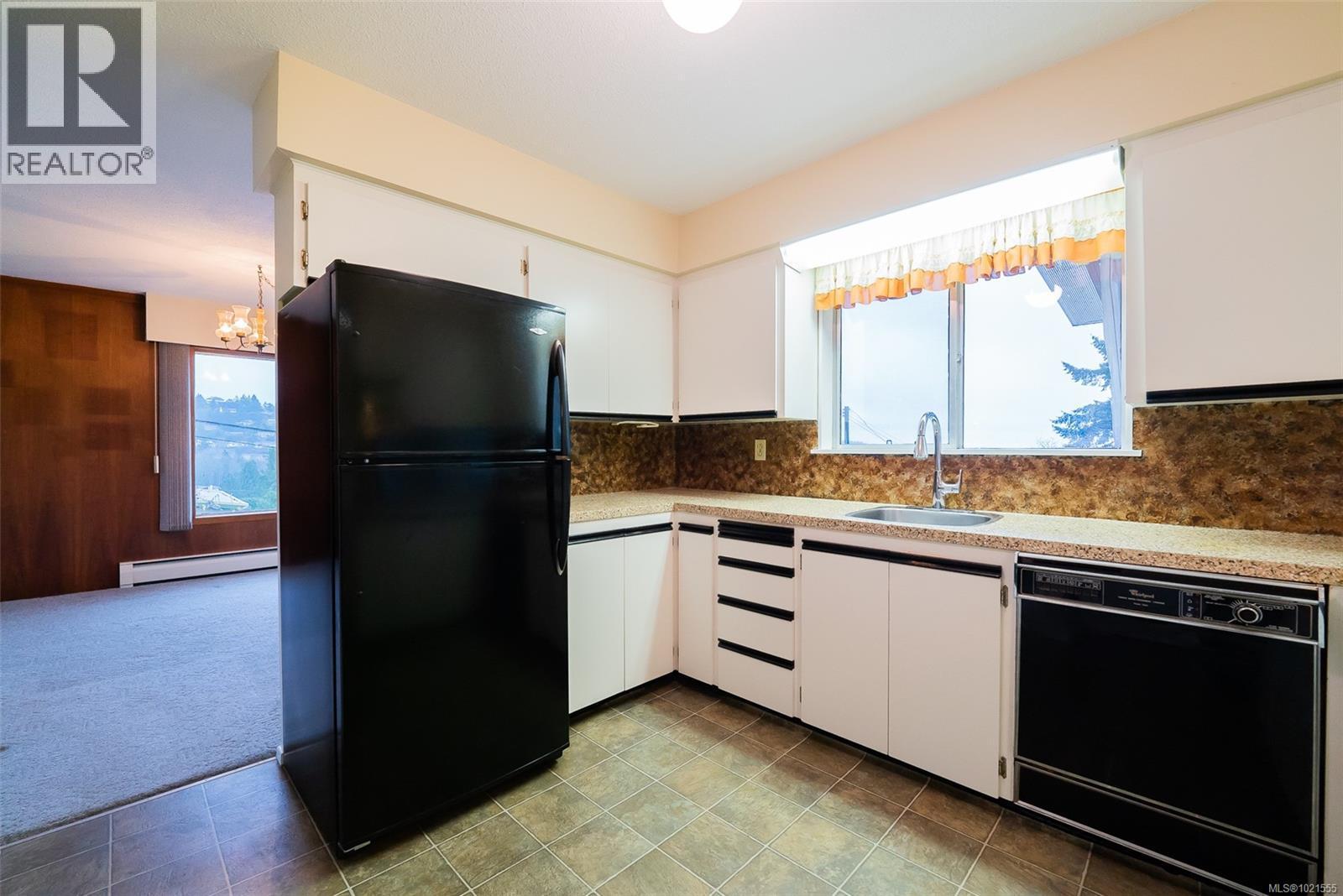 2620 Glenayr Dr, Nanaimo, BC - Indoor Photo Showing Kitchen