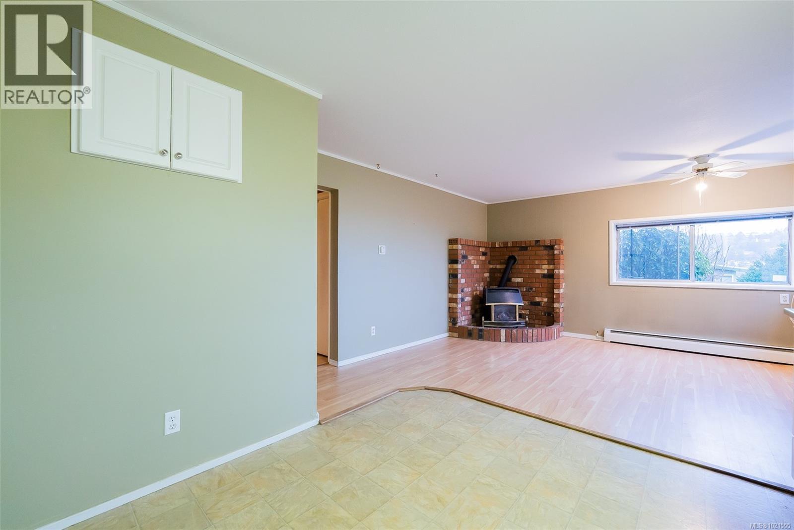 2620 Glenayr Dr, Nanaimo, BC - Indoor