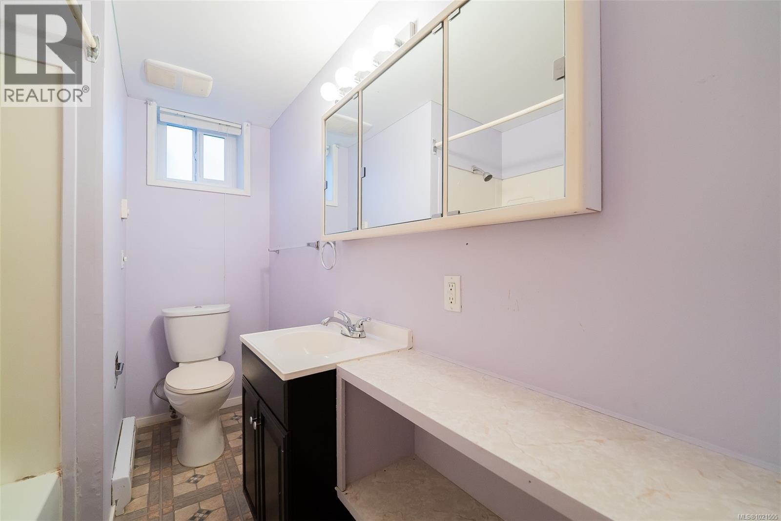 2620 Glenayr Dr, Nanaimo, BC - Indoor Photo Showing Bathroom