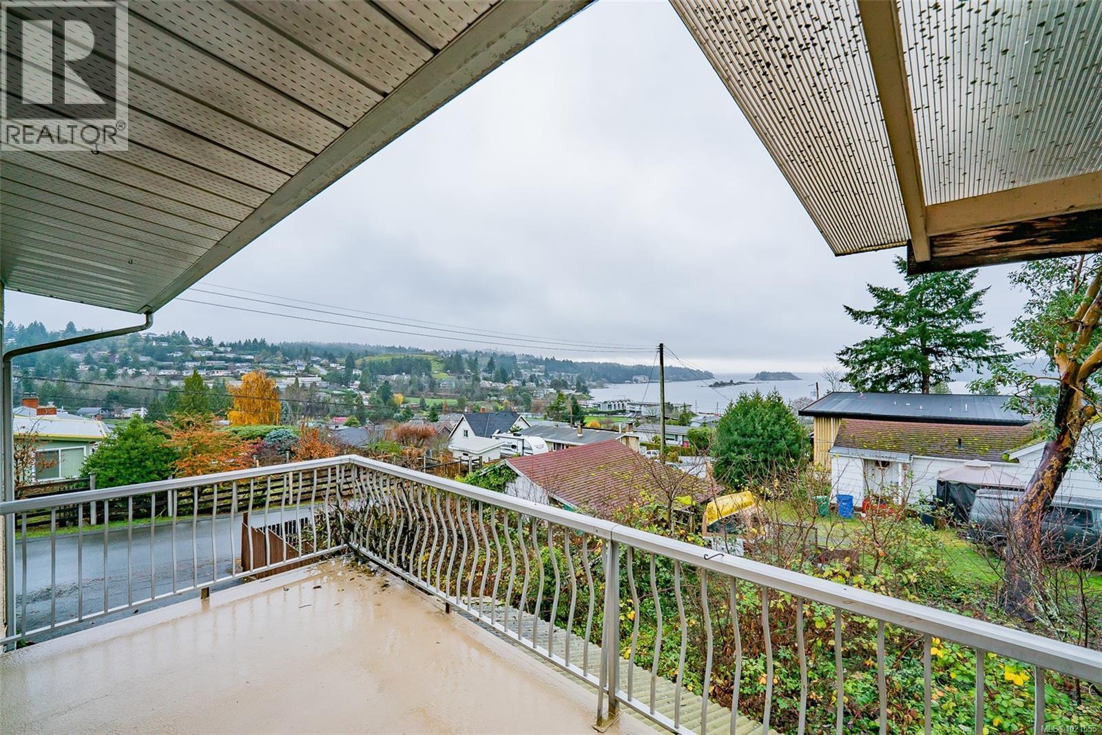 2620 Glenayr Dr, Nanaimo, BC - Outdoor With Exterior