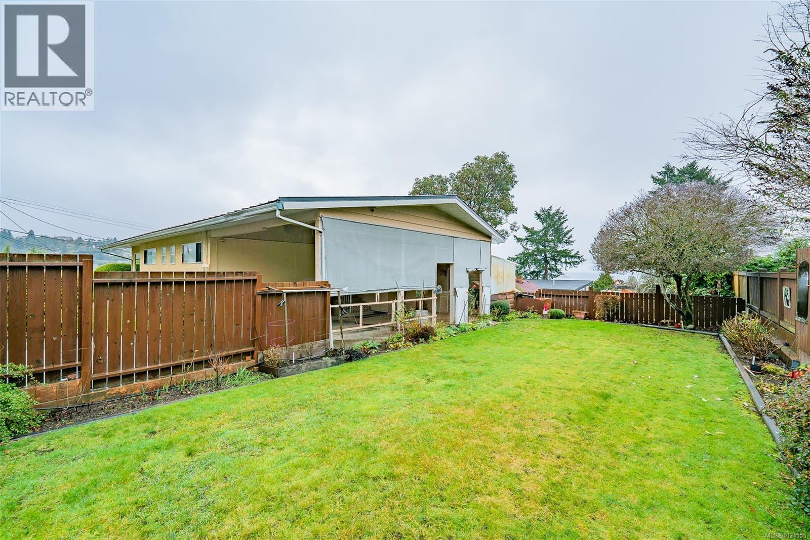 2620 Glenayr Dr, Nanaimo, BC - Outdoor