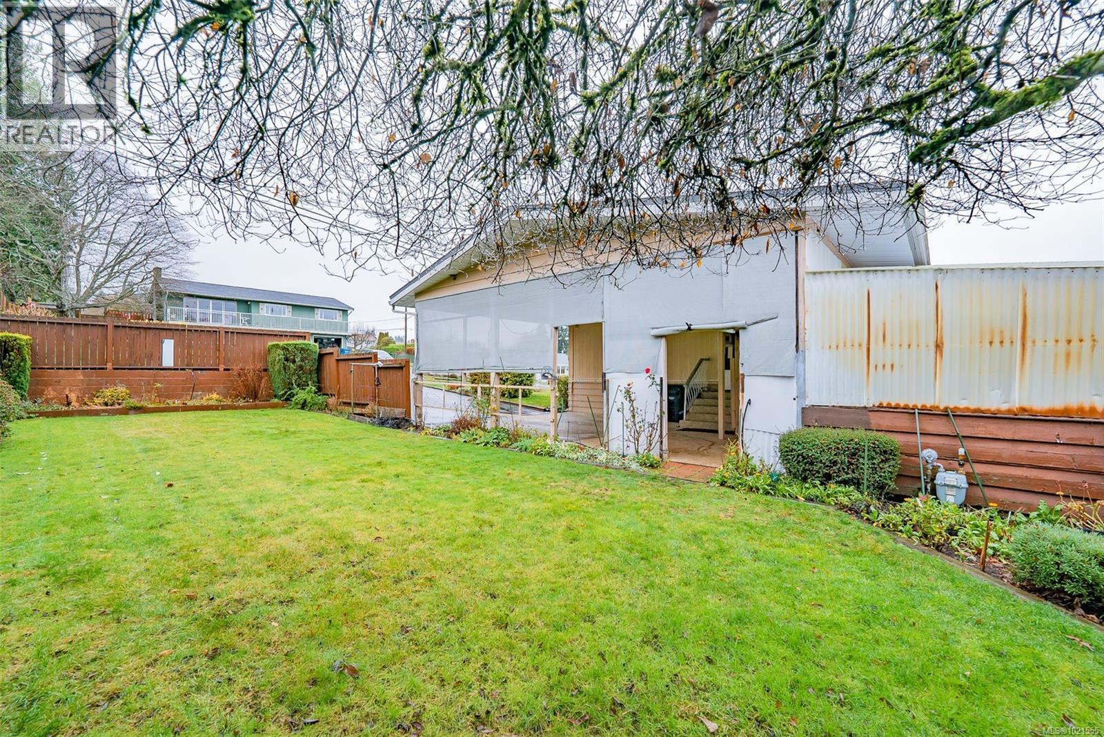 2620 Glenayr Dr, Nanaimo, BC - Outdoor