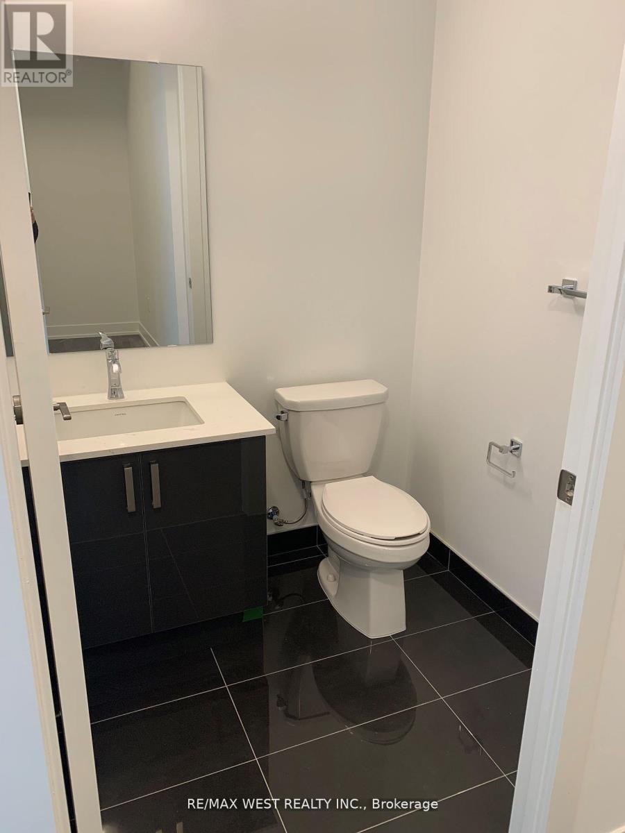 802 - 1063 Douglas Mccurdy Comm Circle, Mississauga, ON - Indoor Photo Showing Bathroom