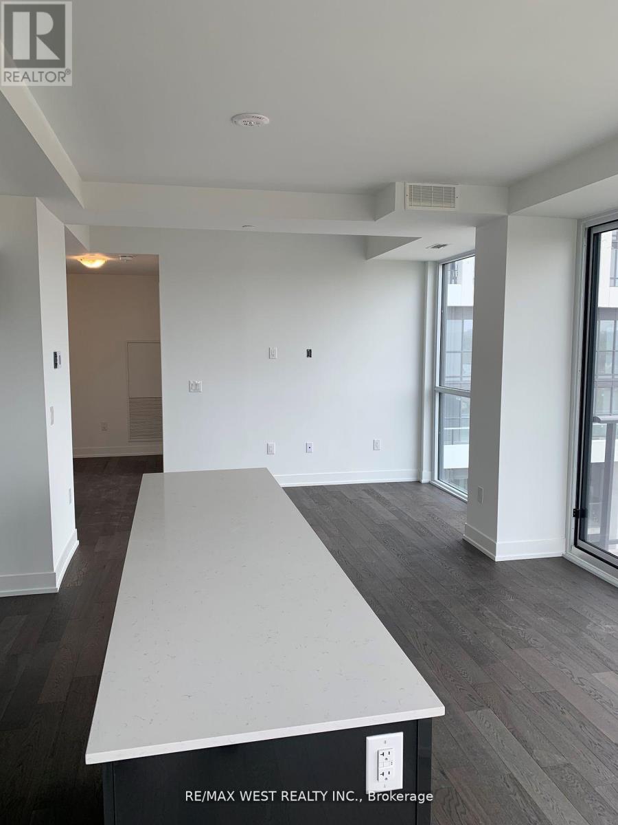 802 - 1063 Douglas Mccurdy Comm Circle, Mississauga, ON - Indoor Photo Showing Other Room