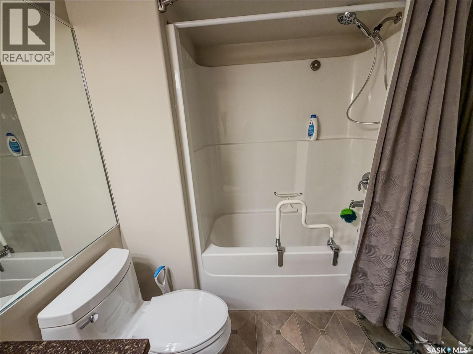 306 345 Morrison Drive, Yorkton, SK - Indoor Photo Showing Bathroom