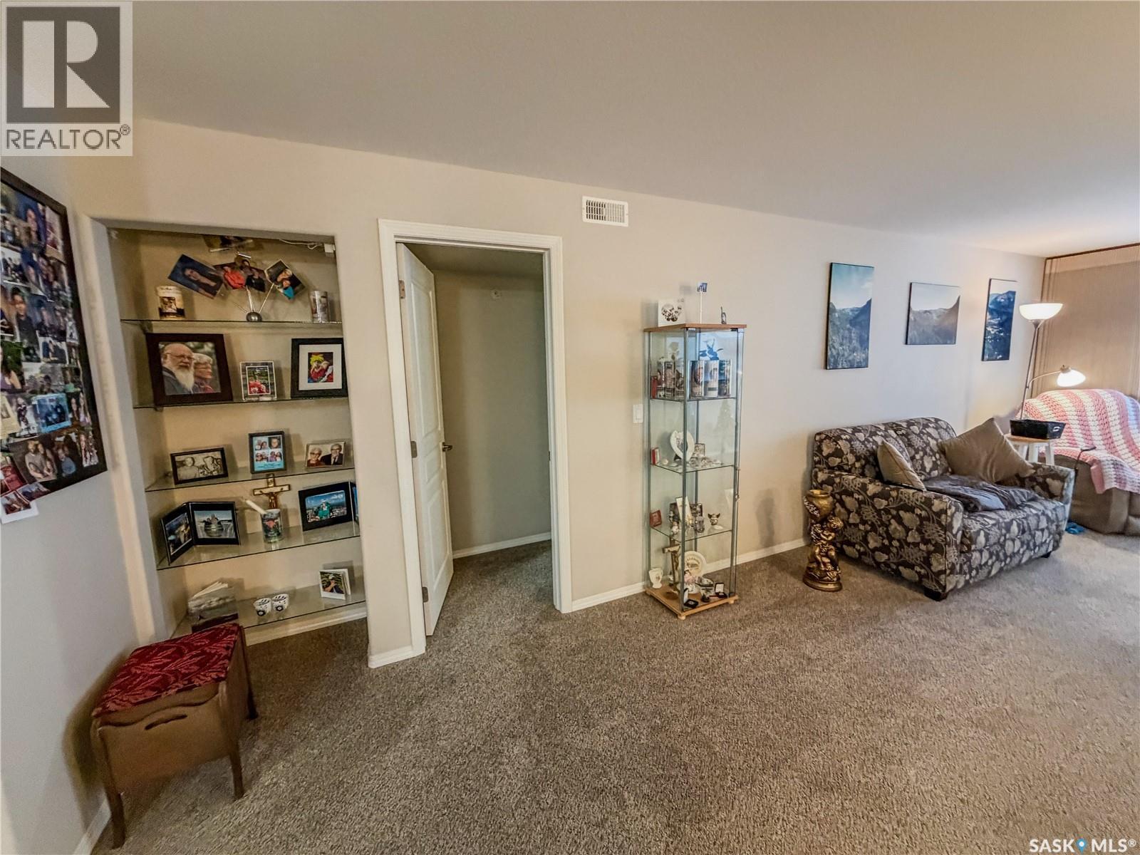 306 345 Morrison Drive, Yorkton, SK - Indoor