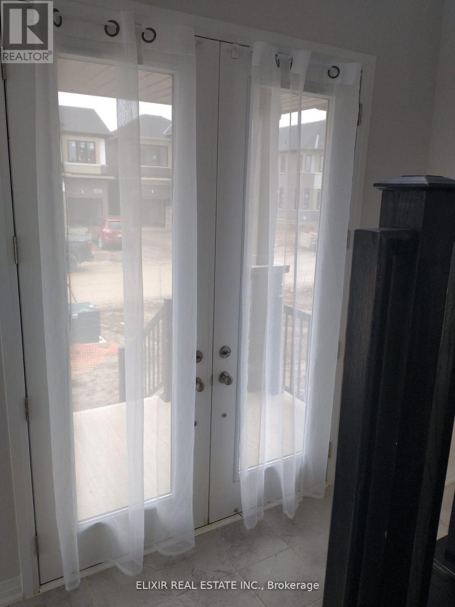 3 Weylie Street E, Hamilton, ON - Indoor Photo Showing Other Room