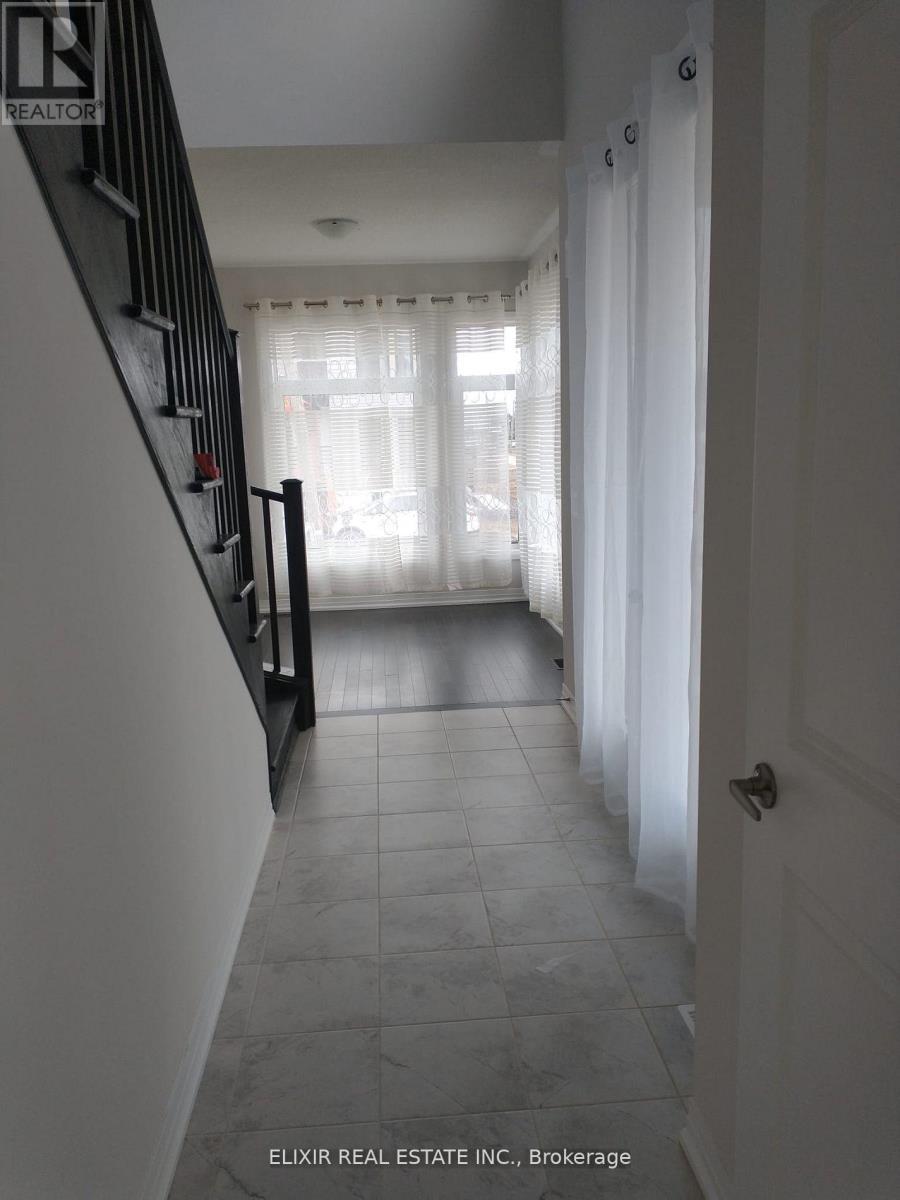 3 Weylie Street E, Hamilton, ON - Indoor Photo Showing Other Room