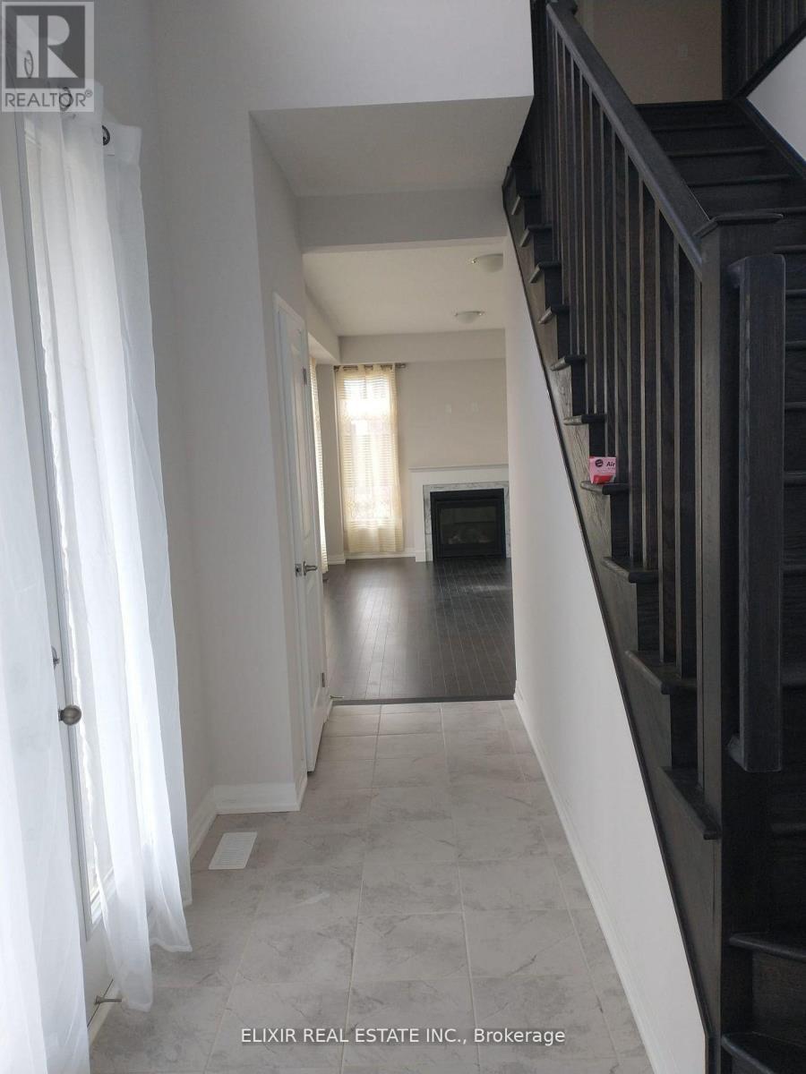 3 Weylie Street E, Hamilton, ON - Indoor Photo Showing Other Room