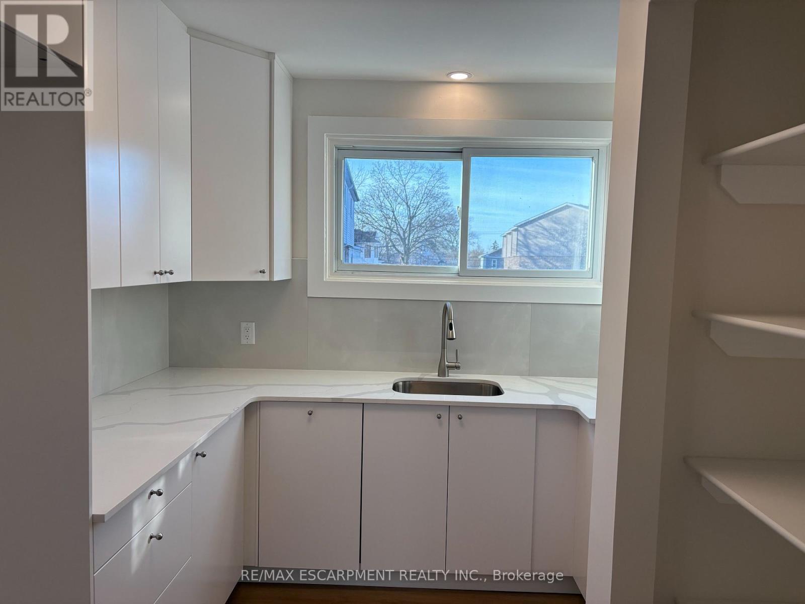 10 - 149 St Catharines Street, West Lincoln, ON - Indoor