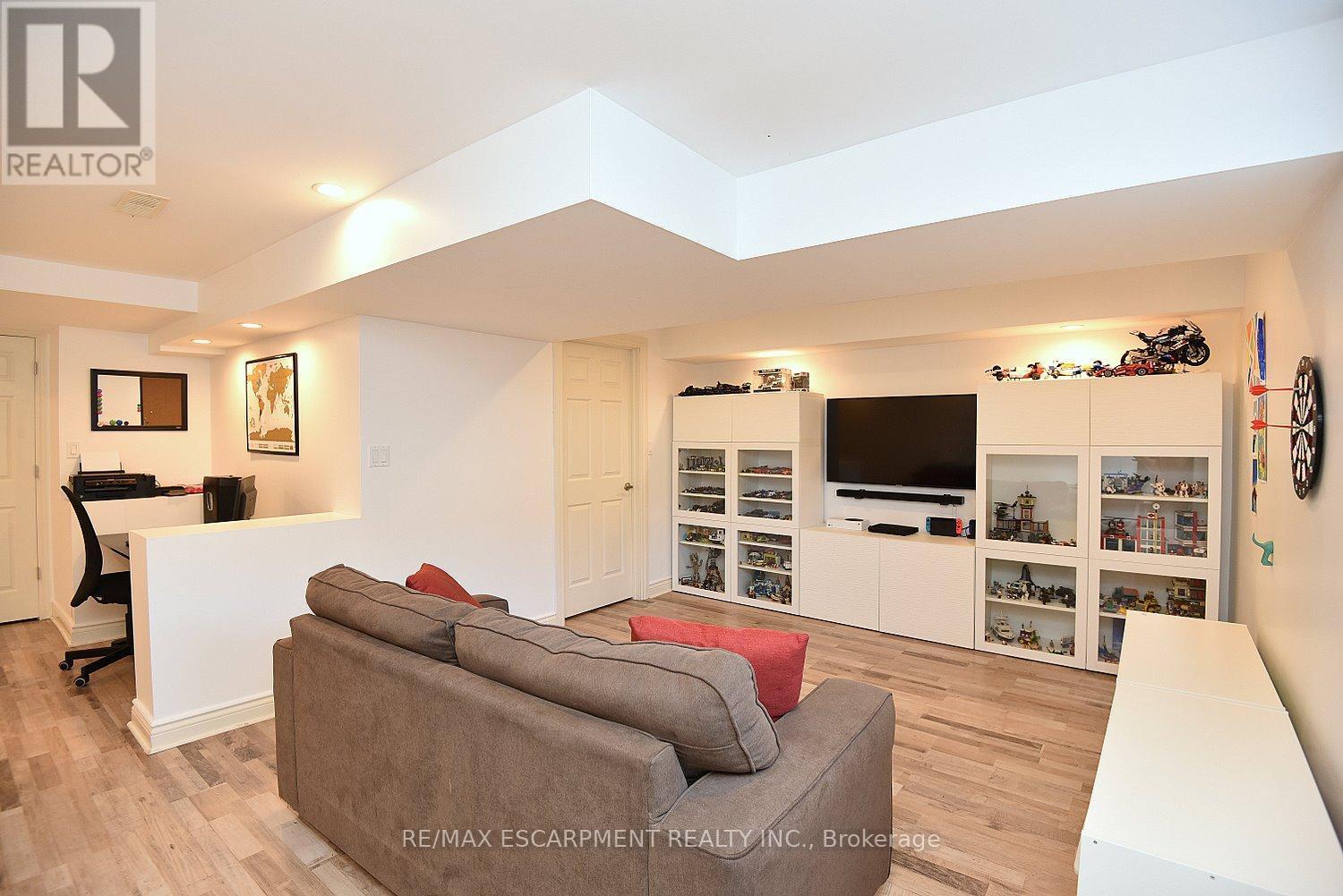 102 Celestial Crescent, Hamilton, ON - Indoor