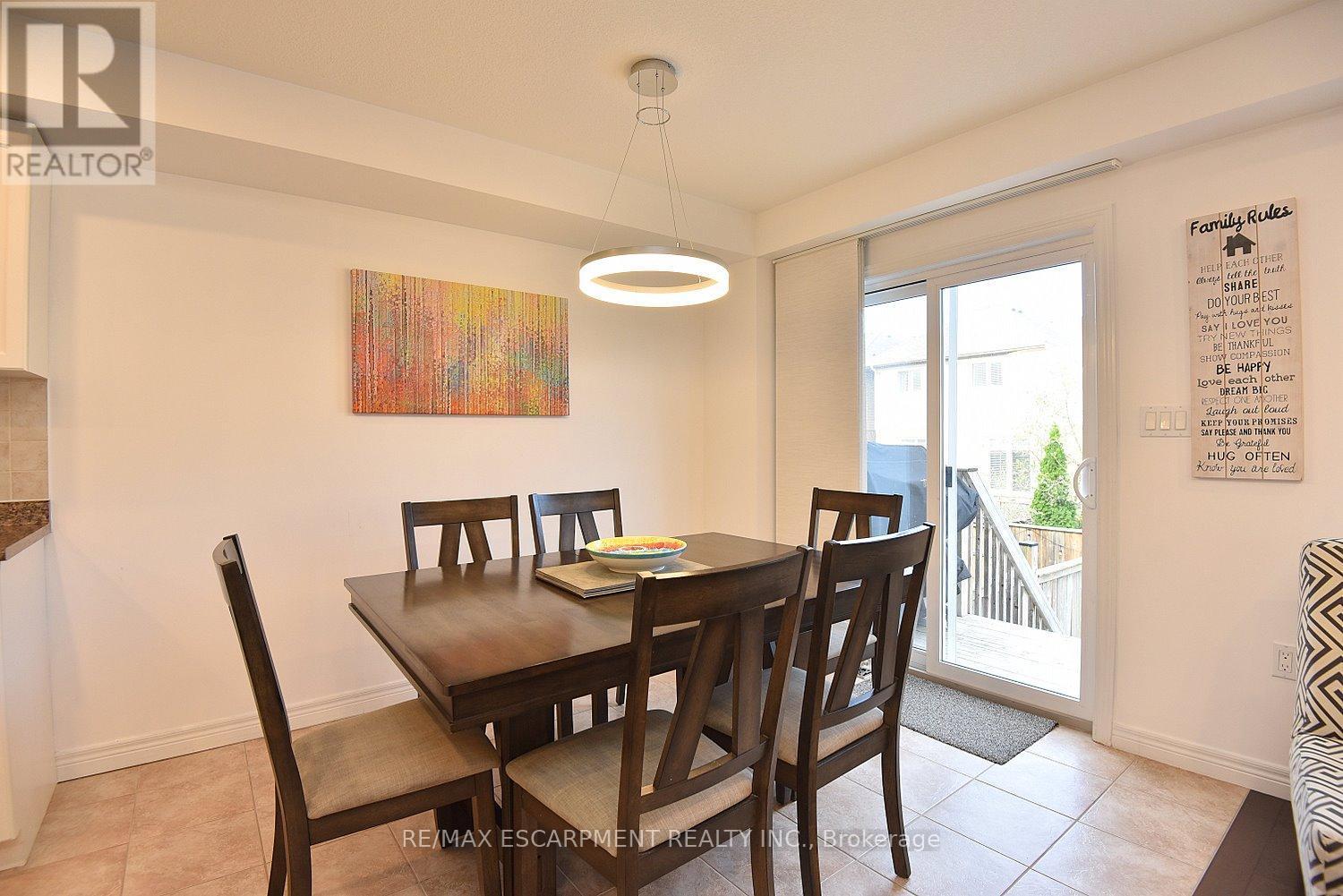 102 Celestial Crescent, Hamilton, ON - Indoor Photo Showing Dining Room