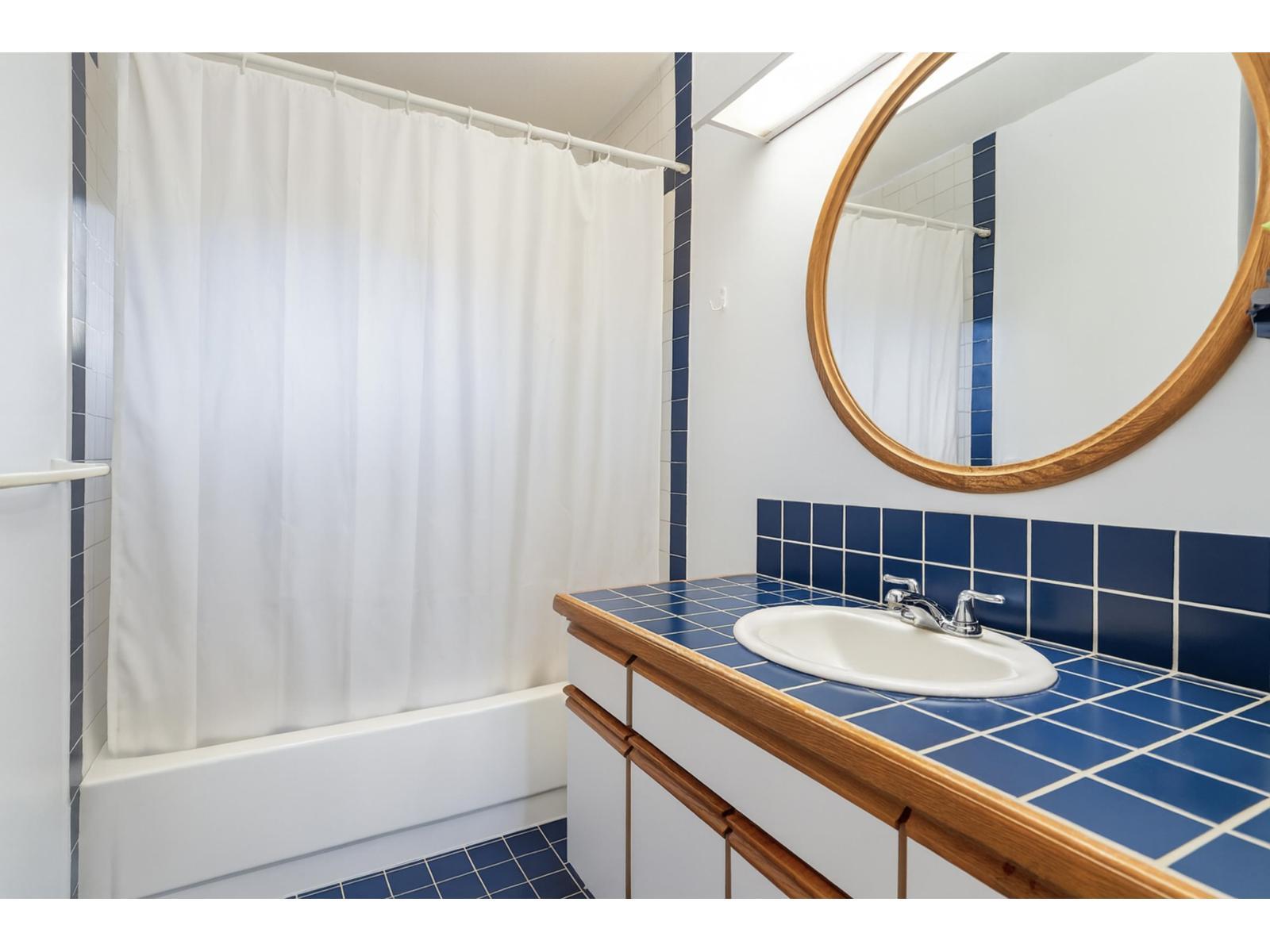 8058 Glover Road, Langley, BC - Indoor Photo Showing Bathroom