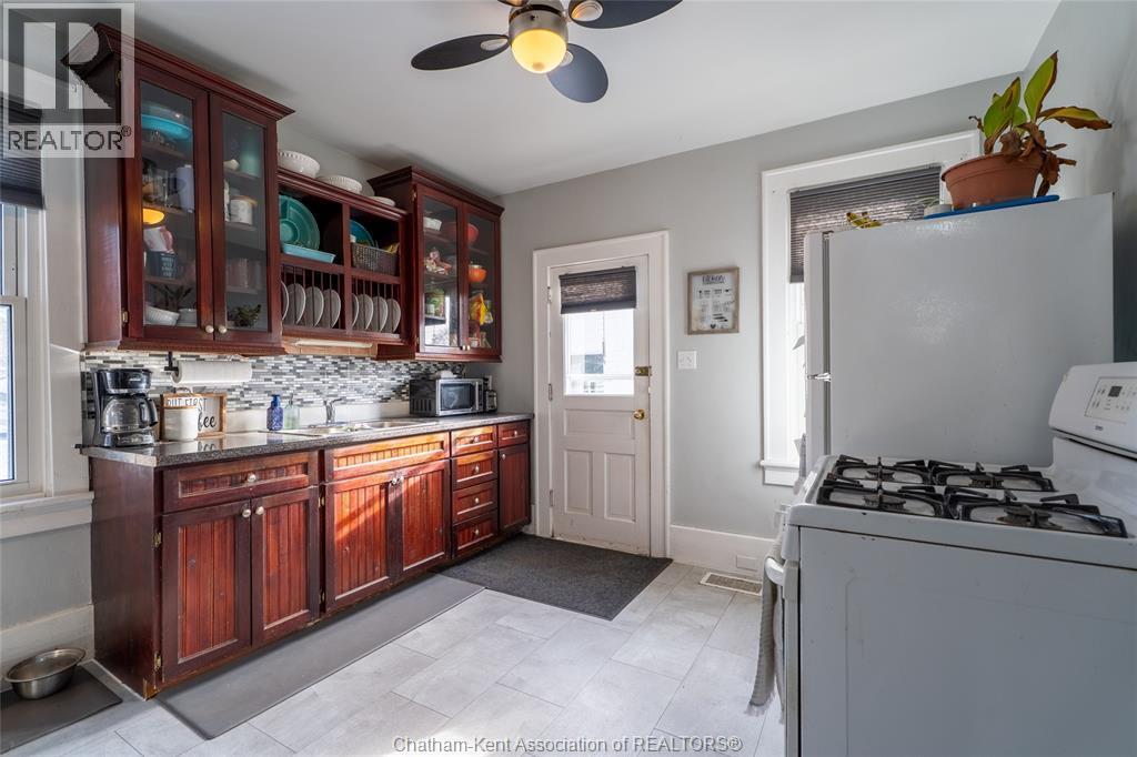 331 St George Street, Dresden, ON - Indoor Photo Showing Laundry Room