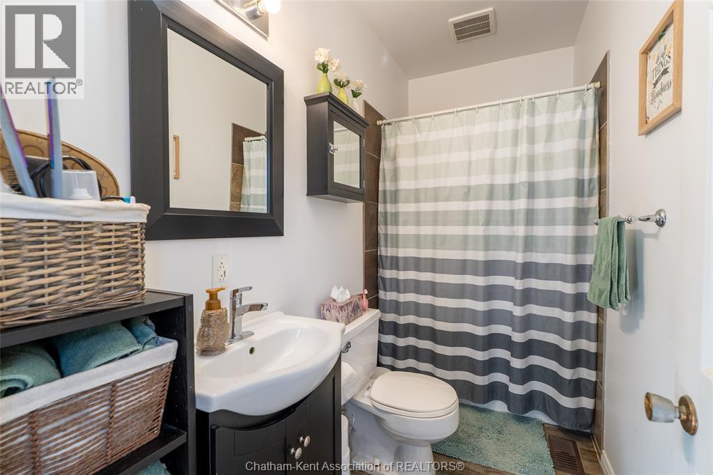 331 St George Street, Dresden, ON - Indoor Photo Showing Bathroom