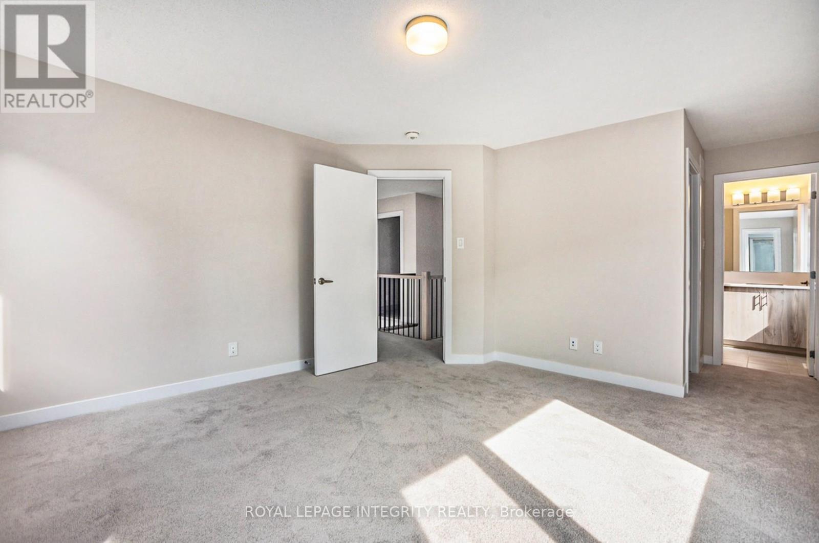 436 Epoch Street, Ottawa, ON - Indoor Photo Showing Other Room