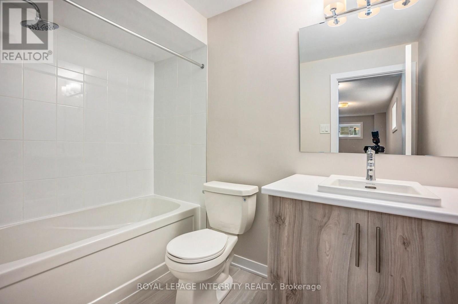 436 Epoch Street, Ottawa, ON - Indoor Photo Showing Bathroom