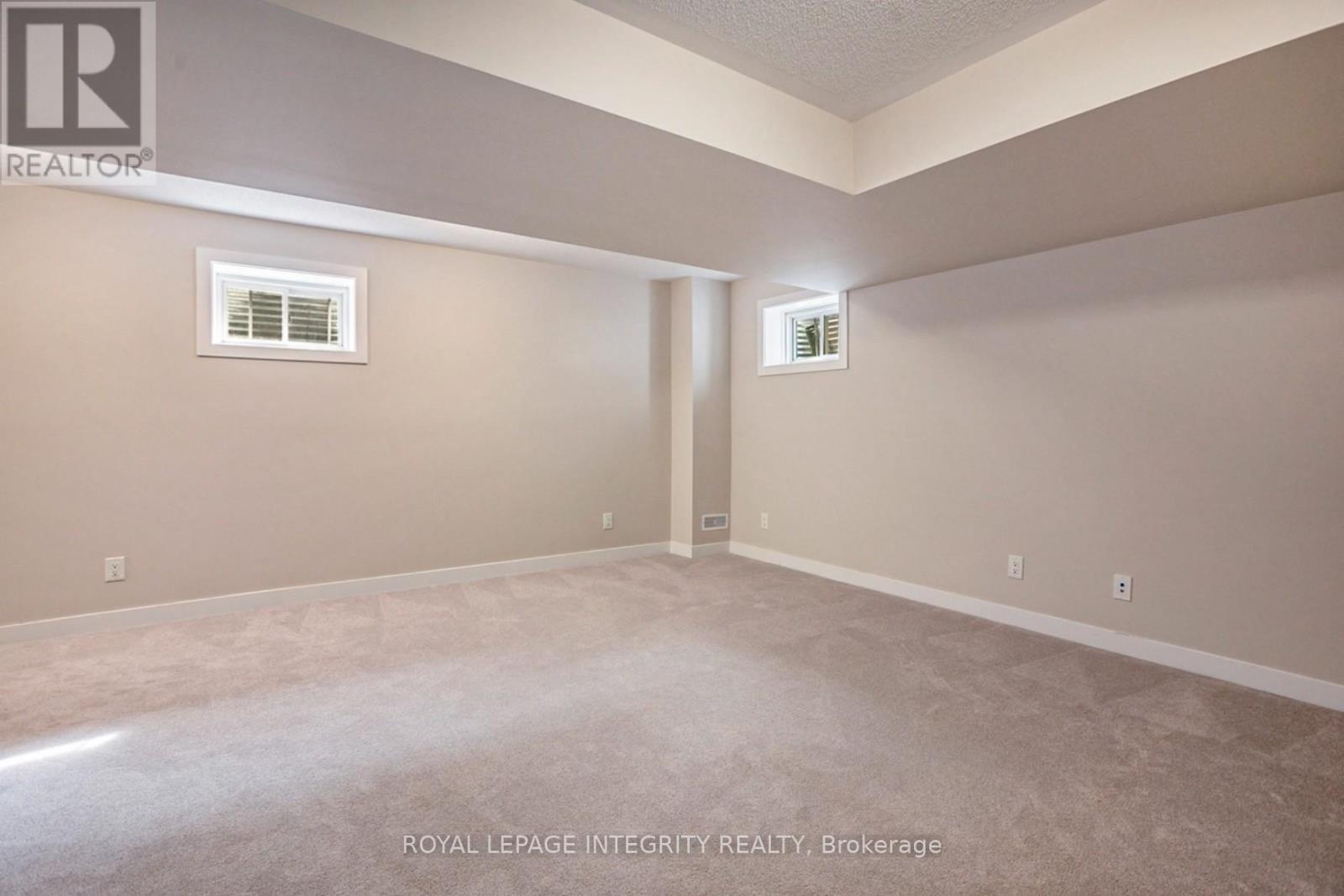 436 Epoch Street, Ottawa, ON - Indoor Photo Showing Other Room