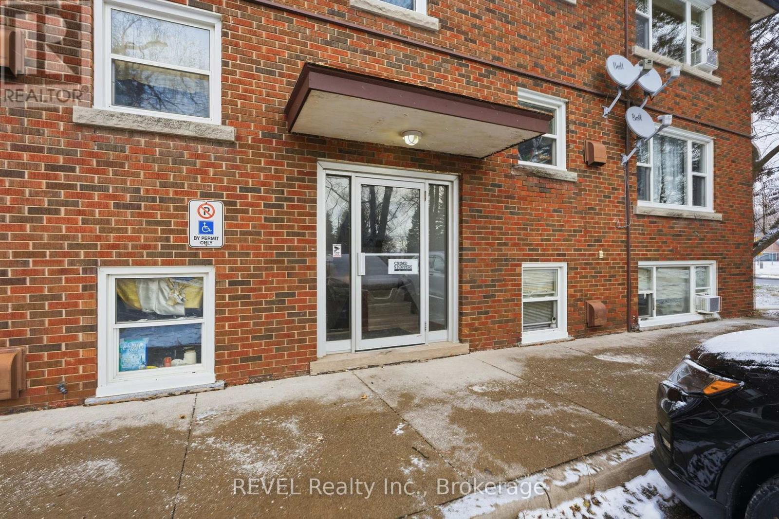 3 - 6167 Dorchester Road, Niagara Falls (Dorchester), ON - Outdoor With Exterior