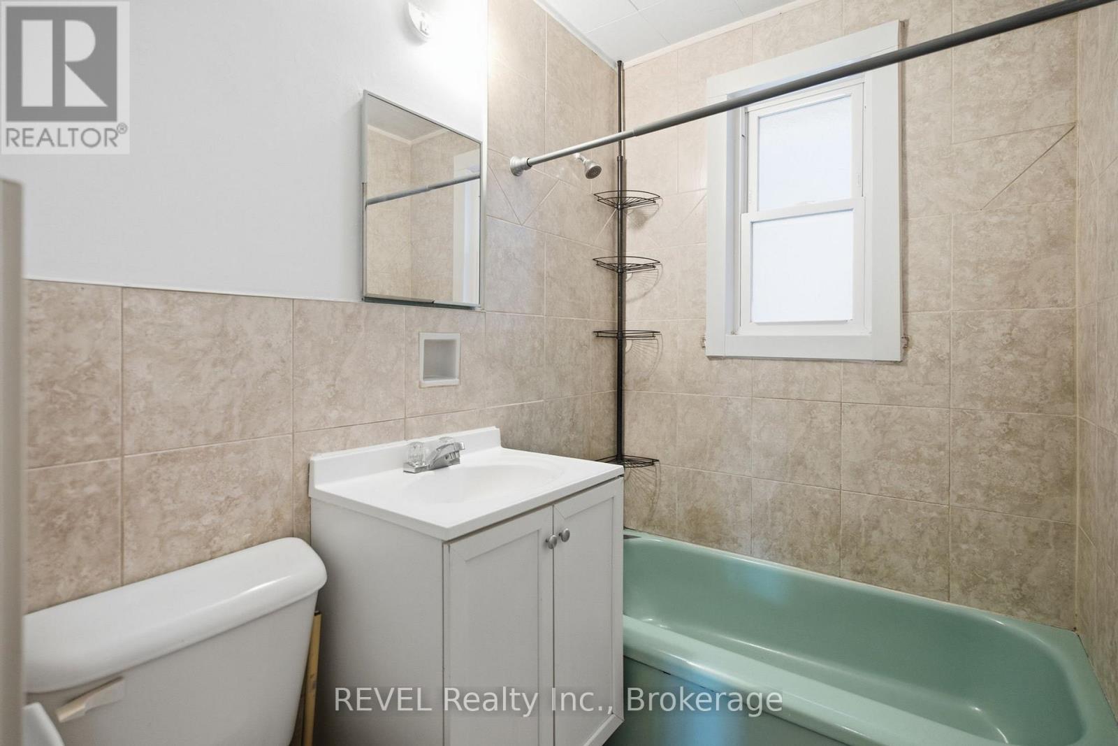 3 - 6167 Dorchester Road, Niagara Falls (Dorchester), ON - Indoor Photo Showing Bathroom