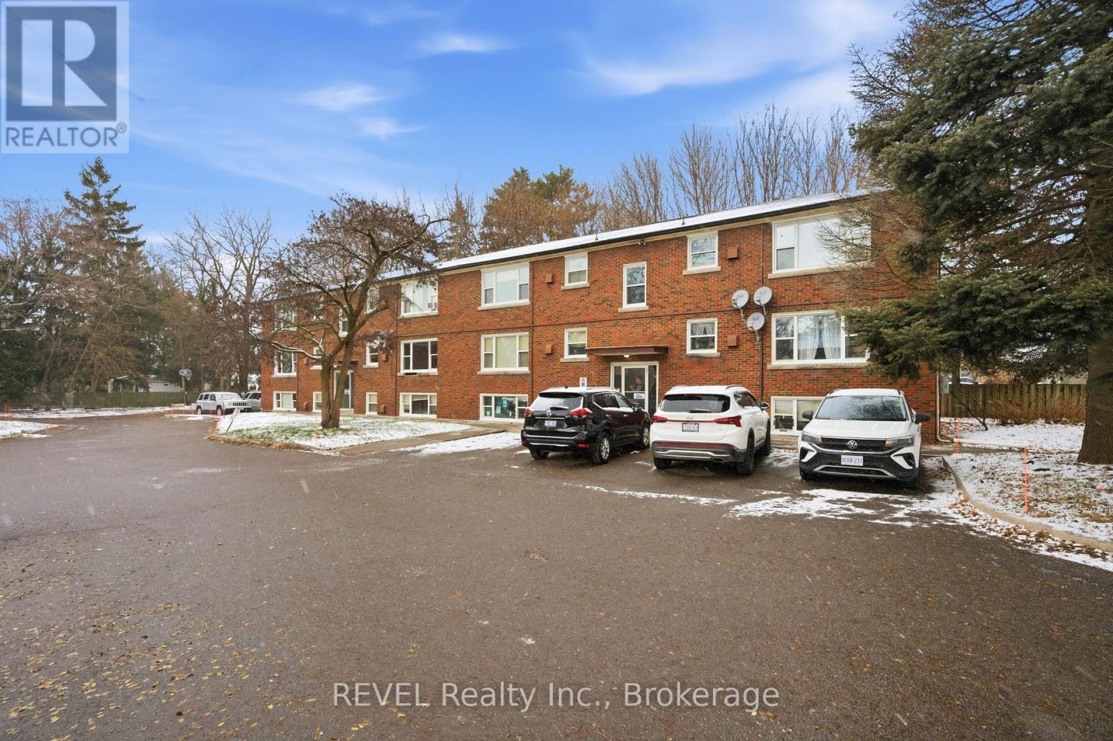 3 - 6167 Dorchester Road, Niagara Falls (Dorchester), ON - Outdoor