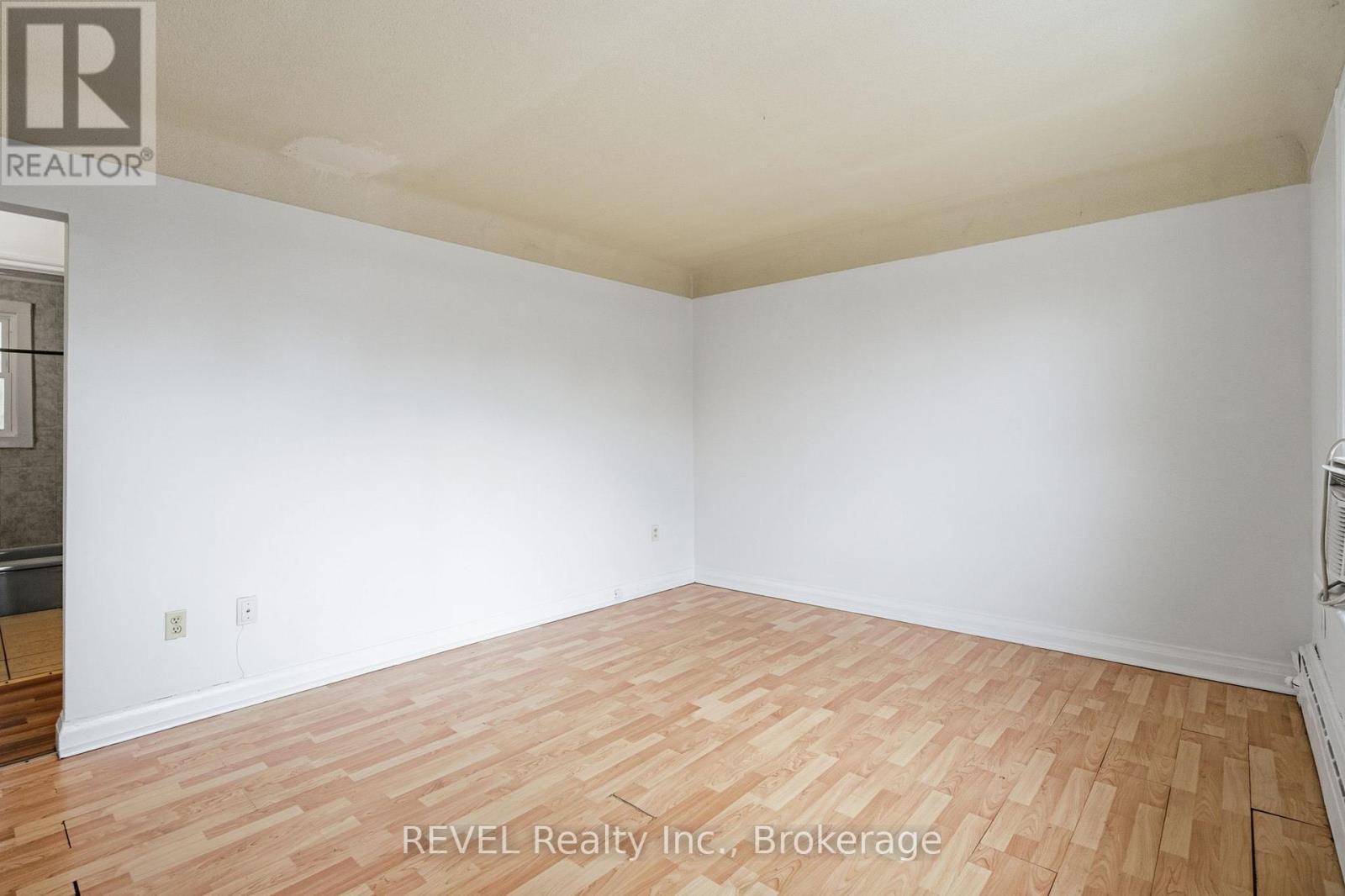 3 - 6167 Dorchester Road, Niagara Falls (Dorchester), ON - Indoor Photo Showing Other Room