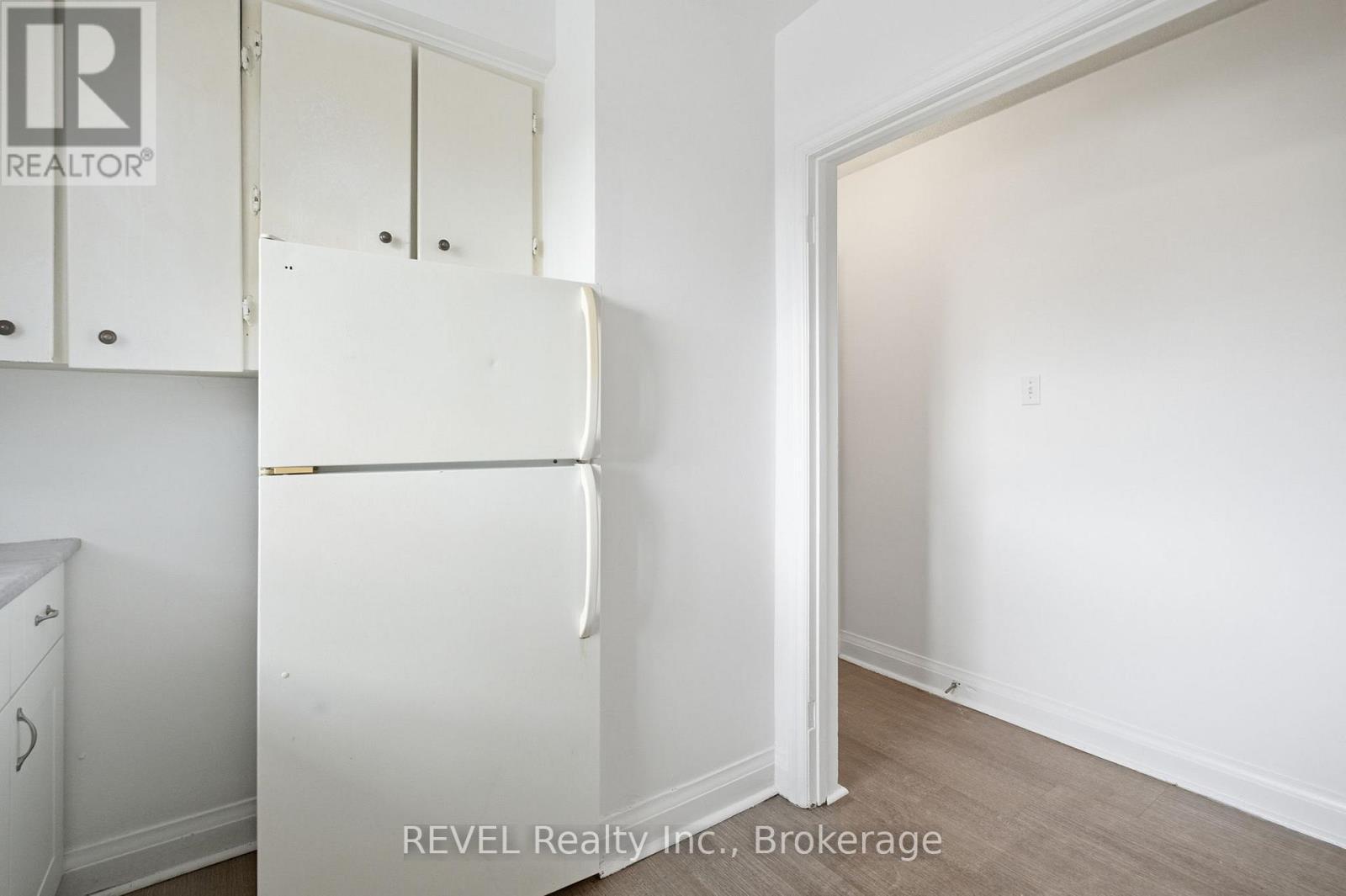 3 - 6167 Dorchester Road, Niagara Falls (Dorchester), ON - Indoor