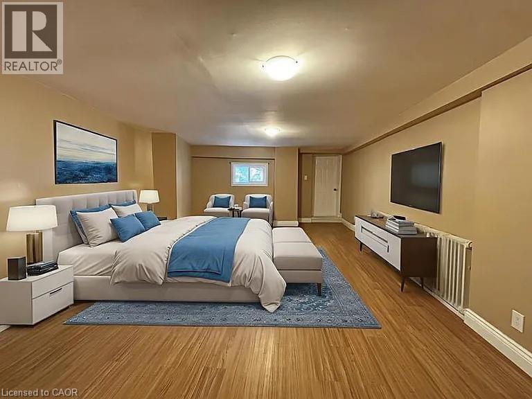 221 Ahrens Street Unit# 5, Kitchener, ON - Indoor Photo Showing Bedroom