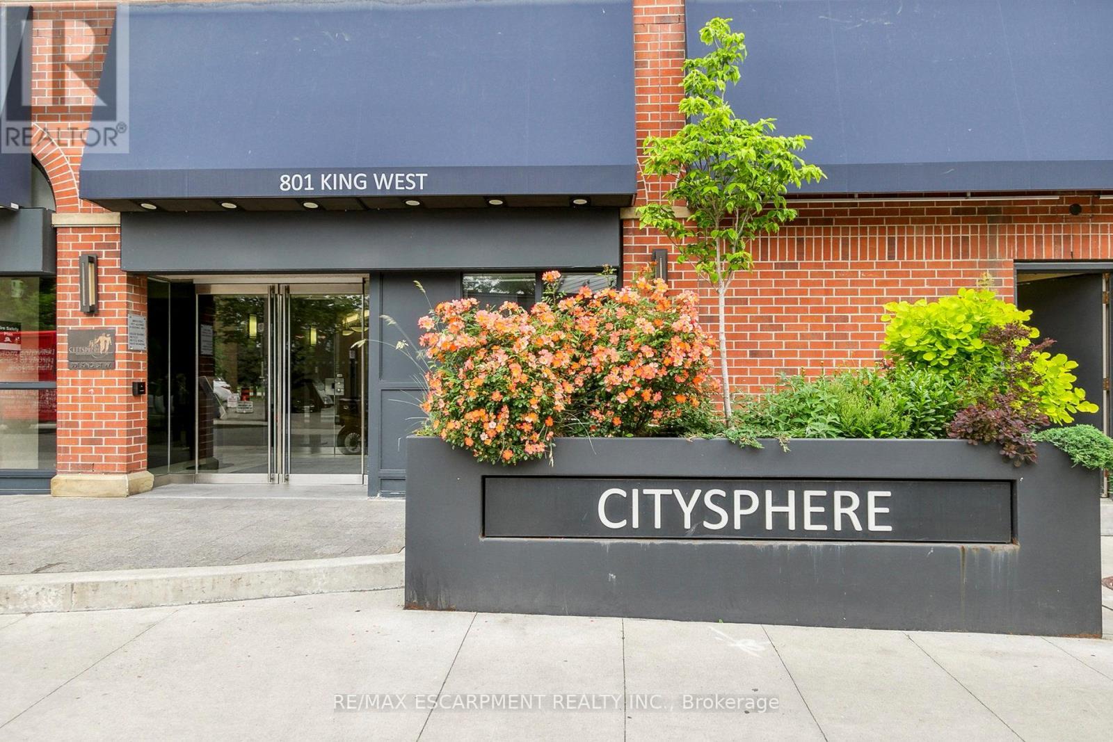 628 - 801 King Street W, Toronto, ON - Outdoor