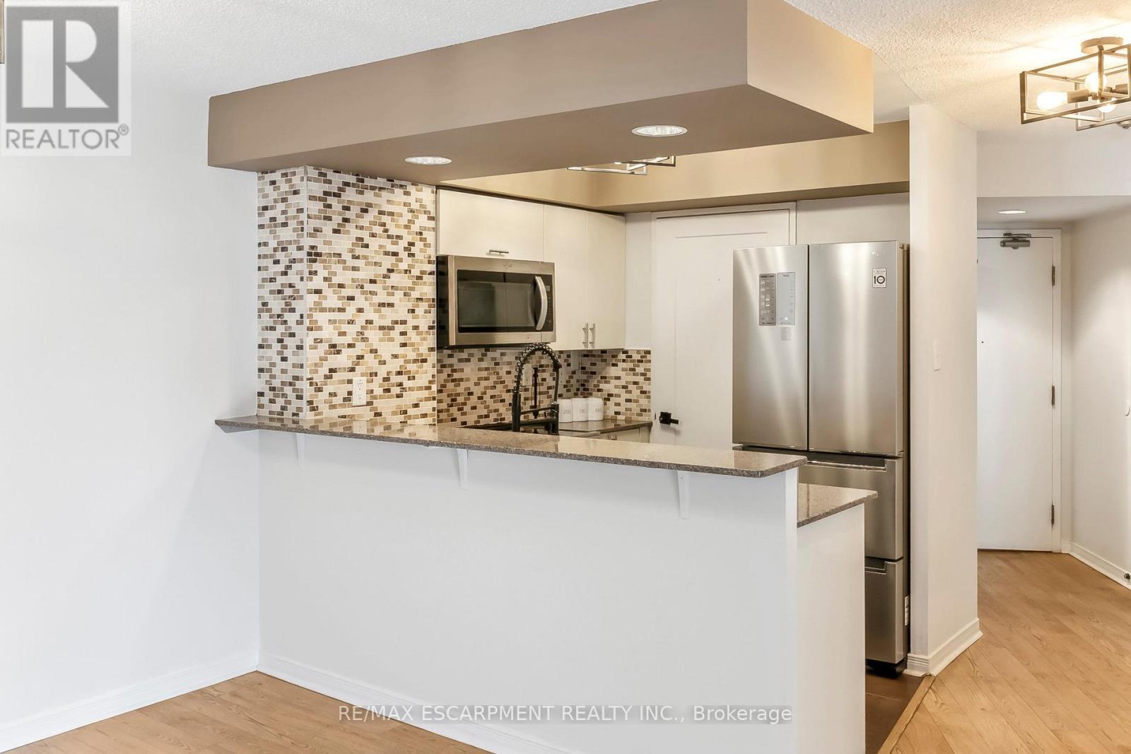 628 - 801 King Street W, Toronto, ON - Indoor Photo Showing Kitchen