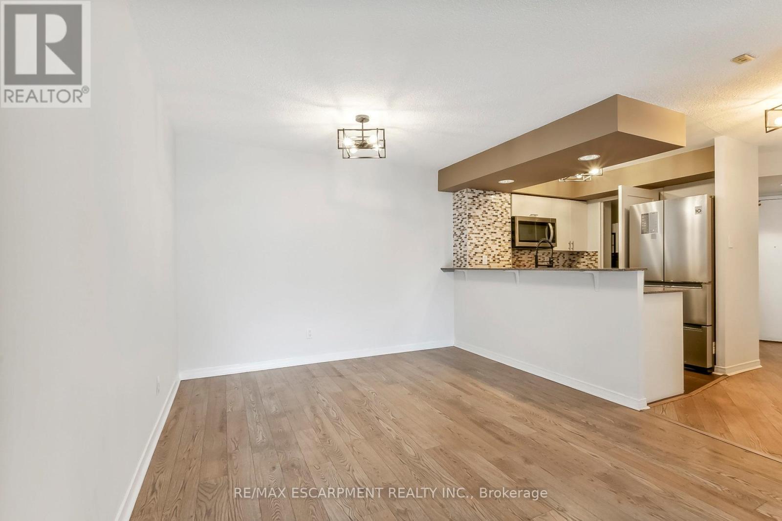 628 - 801 King Street W, Toronto, ON - Indoor