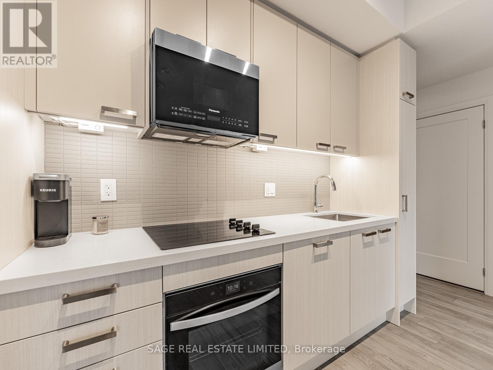 911 - 20 Soudan Avenue, Toronto, ON - Indoor Photo Showing Kitchen