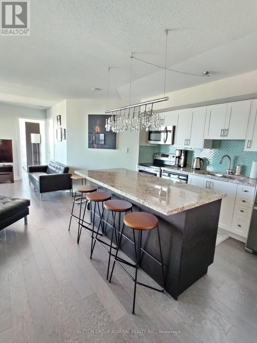 1405 - 600 Fleet Street, Toronto, ON - Indoor Photo Showing Kitchen