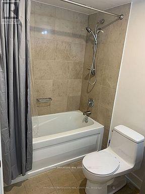 103 - 19 Avondale Avenue, Toronto, ON - Indoor Photo Showing Bathroom