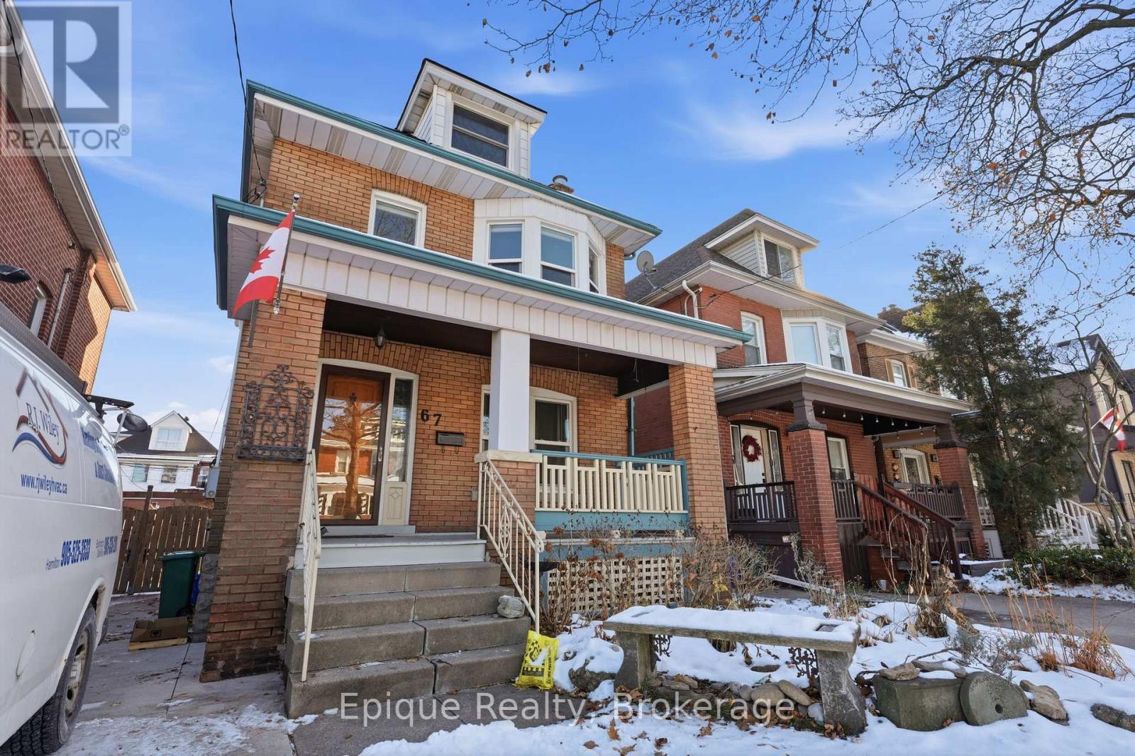 67 Kensington Avenue S, Hamilton, ON - Outdoor With Deck Patio Veranda