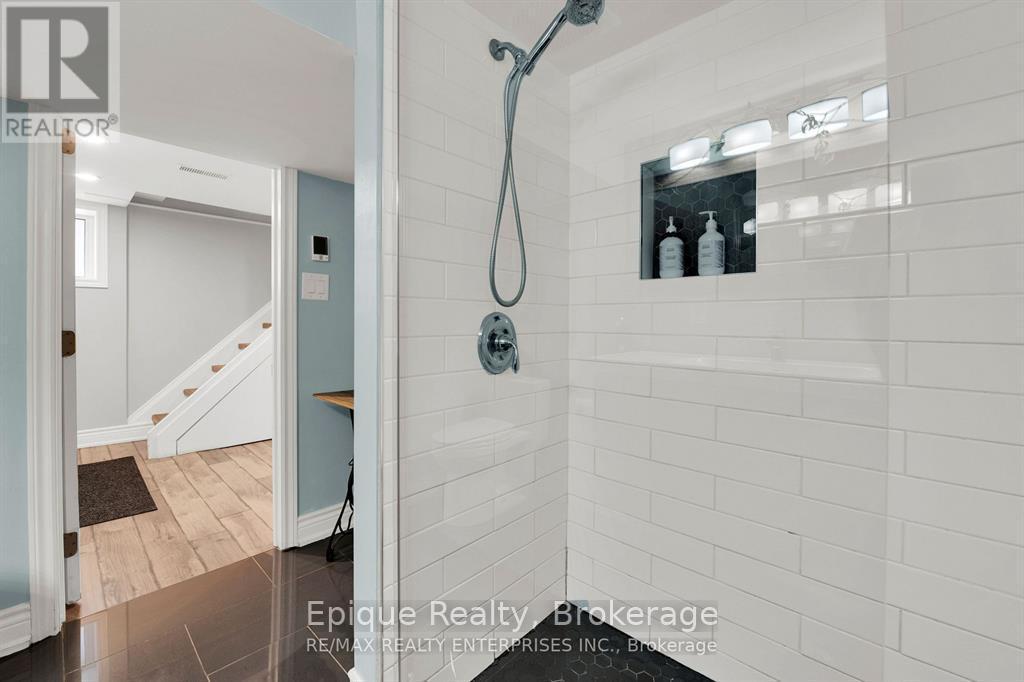 Basement 3 piece bathroom, walkin shower - 67 Kensington Avenue S, Hamilton, ON - Indoor Photo Showing Bathroom