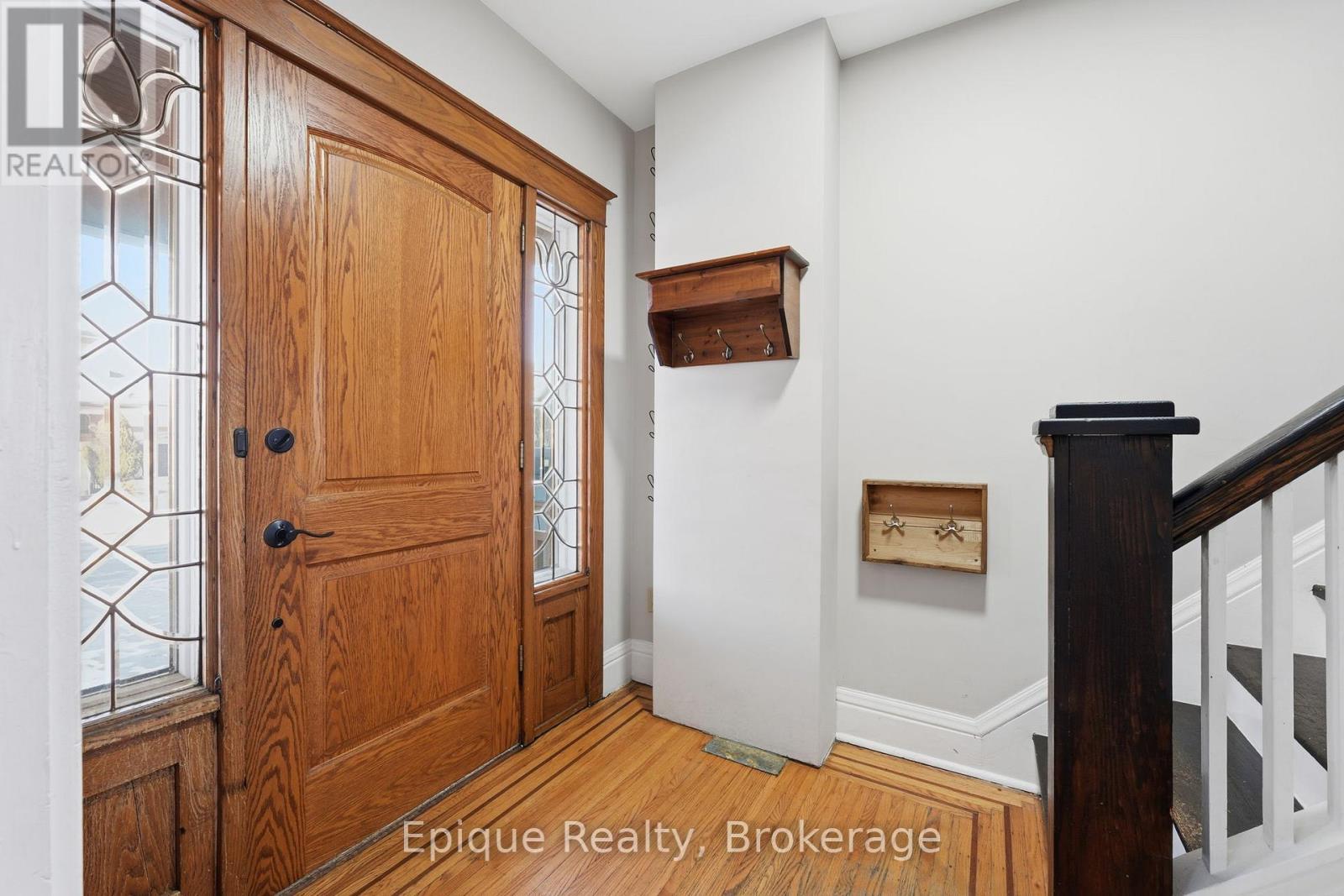 67 Kensington Avenue S, Hamilton, ON - Indoor Photo Showing Other Room