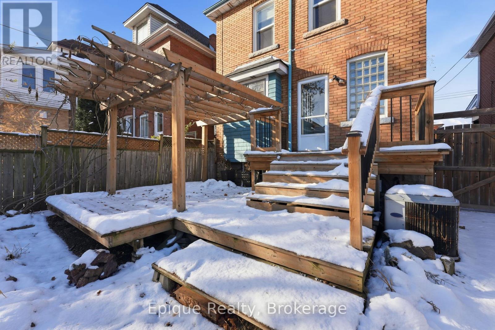 67 Kensington Avenue S, Hamilton, ON - Outdoor