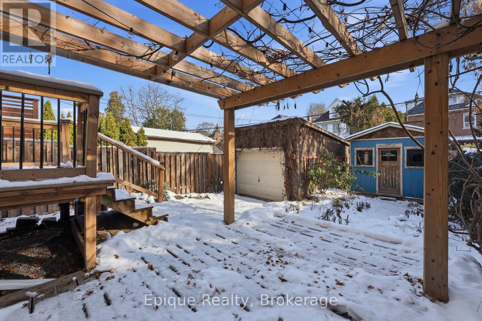 67 Kensington Avenue S, Hamilton, ON - Outdoor